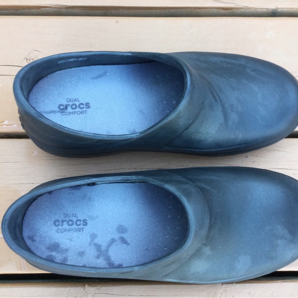 Crocs Dual Comfort Clogs in Black